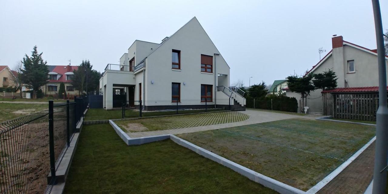 Apartament Z Ogrodkiem トシェンサチ エクステリア 写真