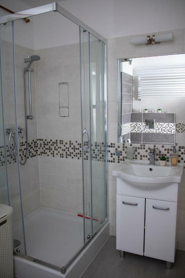Apartament Z Ogrodkiem トシェンサチ エクステリア 写真