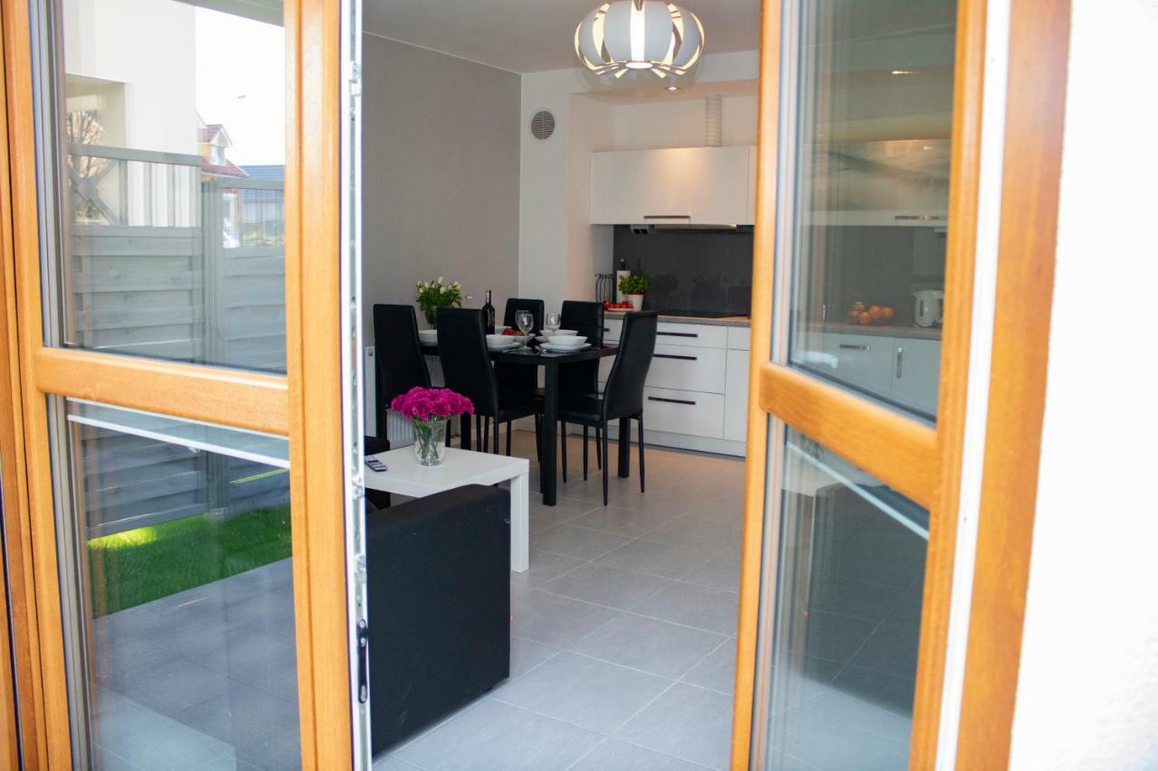 Apartament Z Ogrodkiem トシェンサチ エクステリア 写真