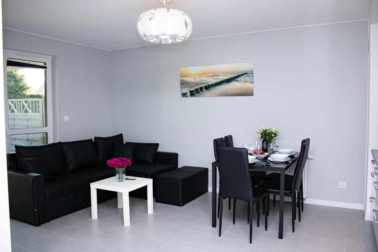 Apartament Z Ogrodkiem トシェンサチ エクステリア 写真