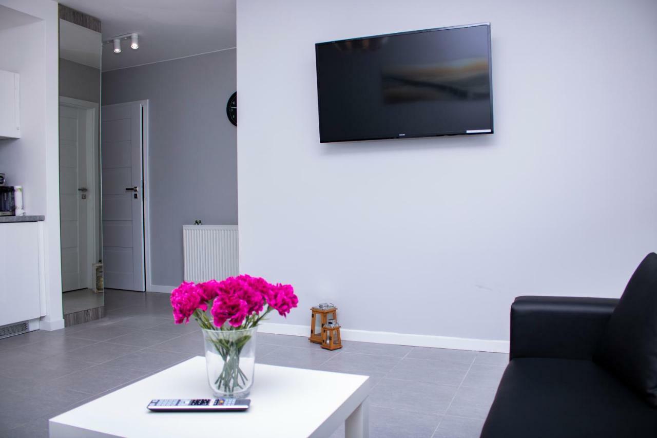 Apartament Z Ogrodkiem トシェンサチ エクステリア 写真