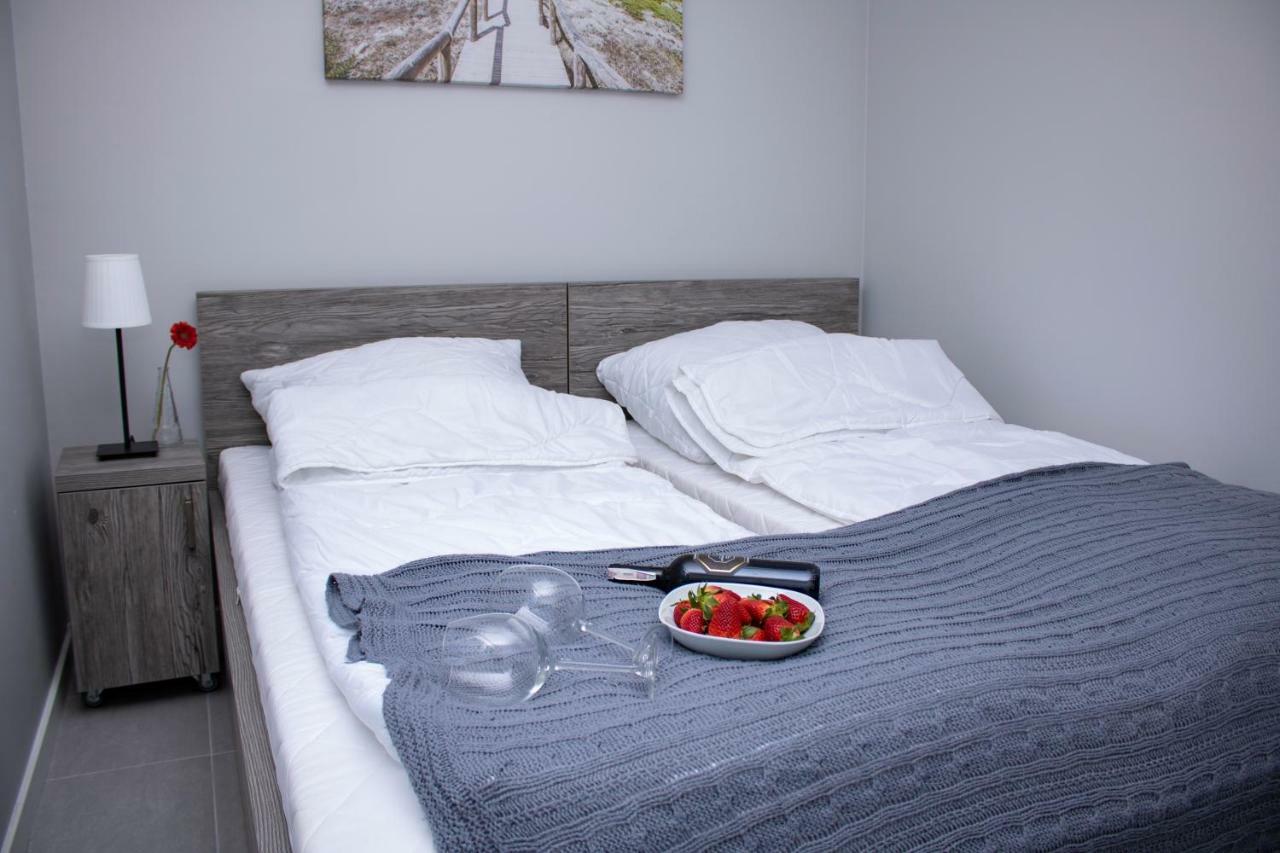 Apartament Z Ogrodkiem トシェンサチ エクステリア 写真