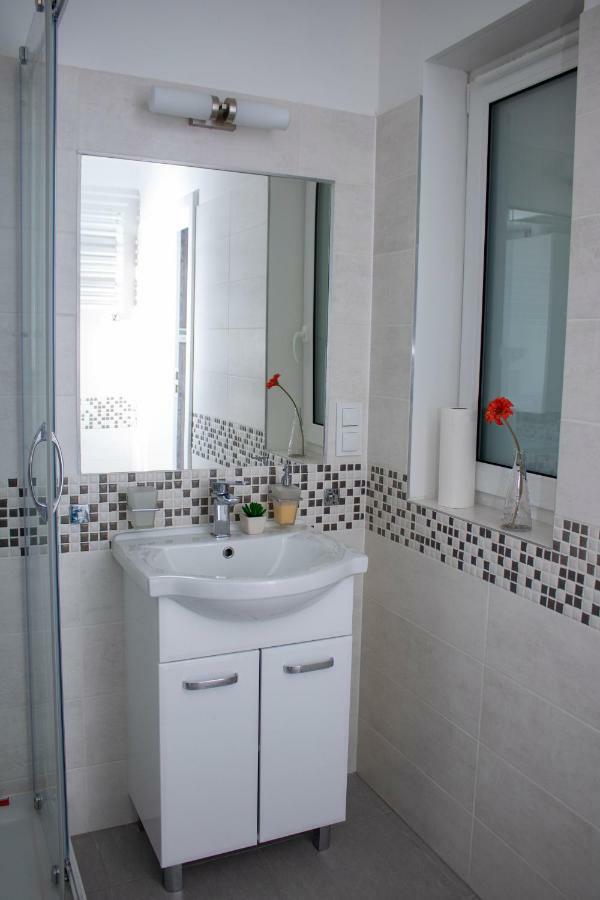 Apartament Z Ogrodkiem トシェンサチ エクステリア 写真