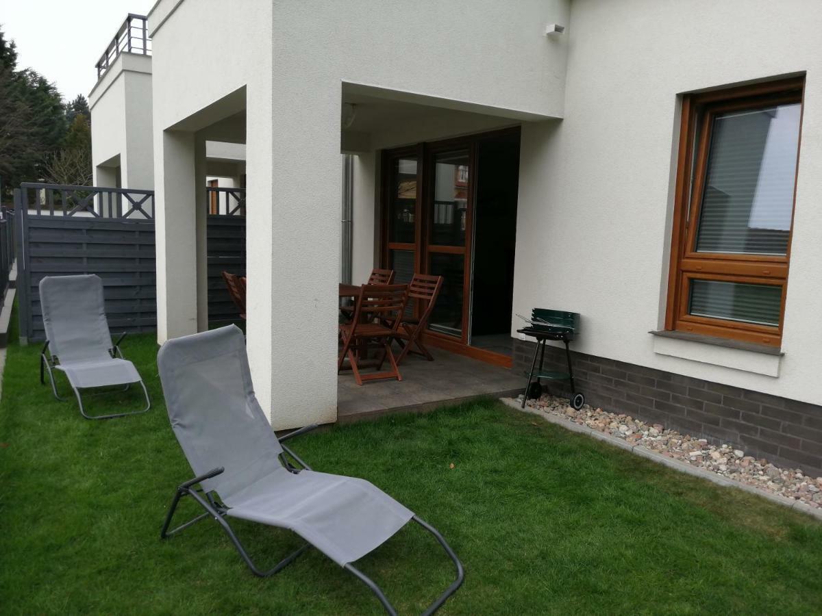 Apartament Z Ogrodkiem トシェンサチ エクステリア 写真